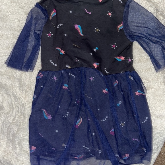 Girls Size 4T Top. - Picture 2 of 2